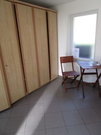 Eingangsflur mit großen Kleiderschrank