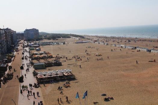 Ausblick auf den Strand, Meer und Promenade 