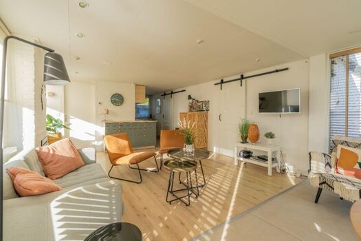 Das helle, gemütliche Wohnzimmer