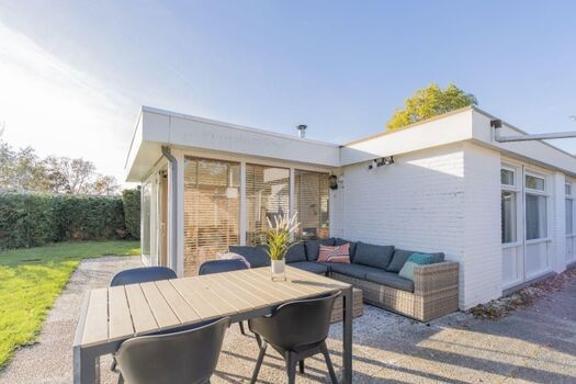 Gartenmöbel und Lounge-Ecke