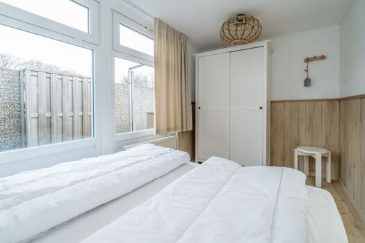 Schlafzimmer 1 mit 2 Luxus Einzel Boxspringbetten