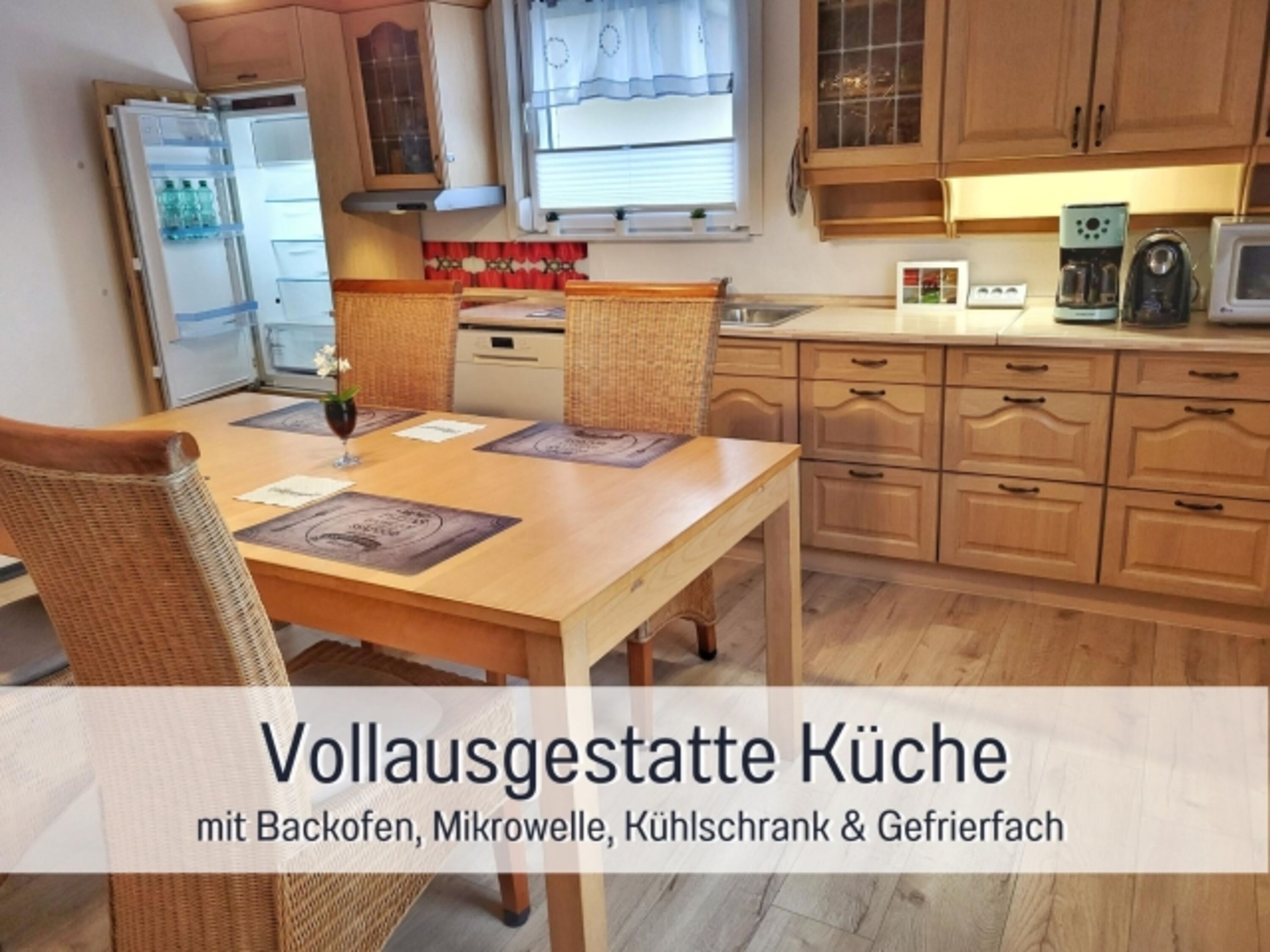 Küche mit Spülmaschiene, Herd, komplett ausgestattet 