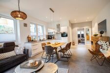 5 Sterne, neu, modern und  gemütlich, kl. Garten, nur 150 m ...