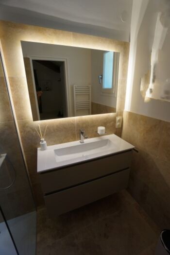 Badezimmer des roten Zimmers