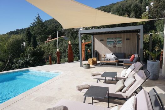 großzügige Terrasse