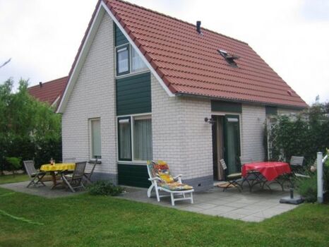 Ferienhaus, 600 Meter zum Strand, eingezäunter Garten, WLAN ...