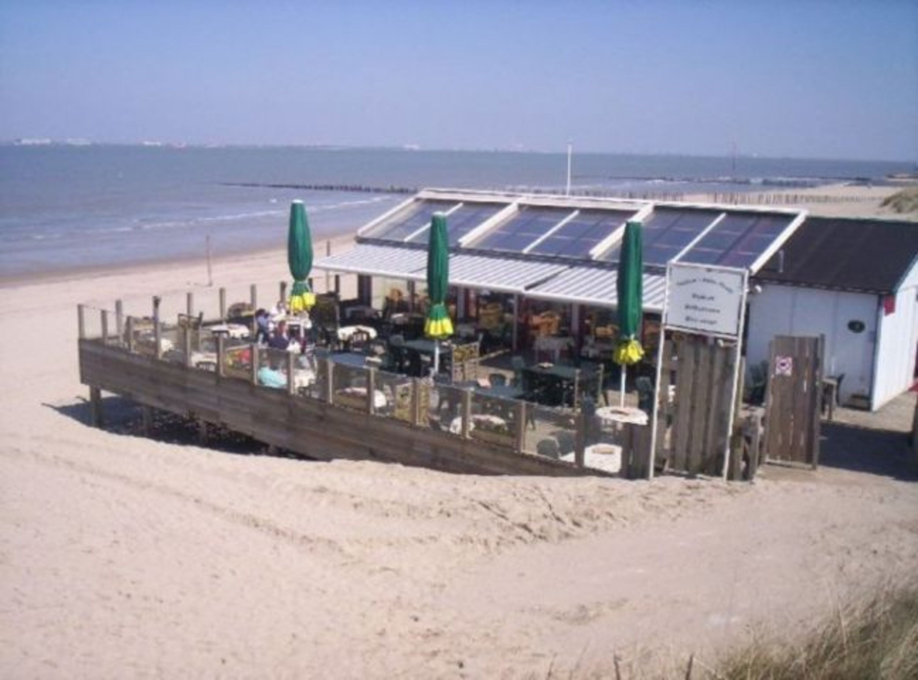 Ein gemütlicher Strandpavillion