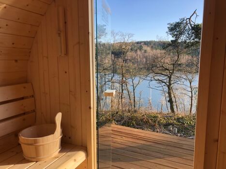Sauna mit Blick aufs Wasser