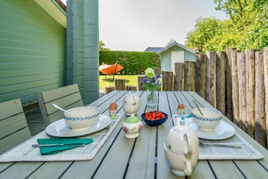 2. Terrasse in der Morgensonne