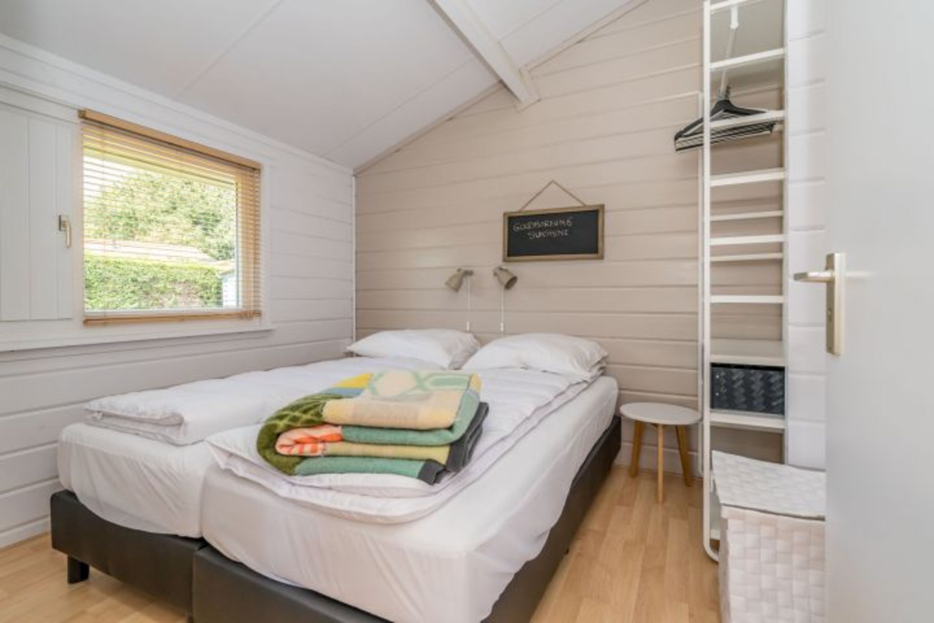 Schlafzimmer 2 mit 2 Einzel Boxspringbetten