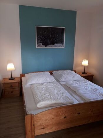 Schlafzimmer 1