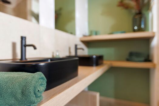 Waschtisch mit zwei Becken