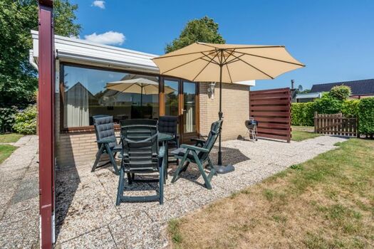 Die geschützte Terrasse mit Gartengruppe für 4 Personen