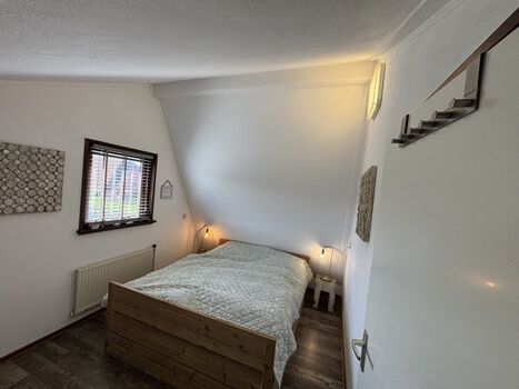 Schlafzimmer mit Doppel Bett 180