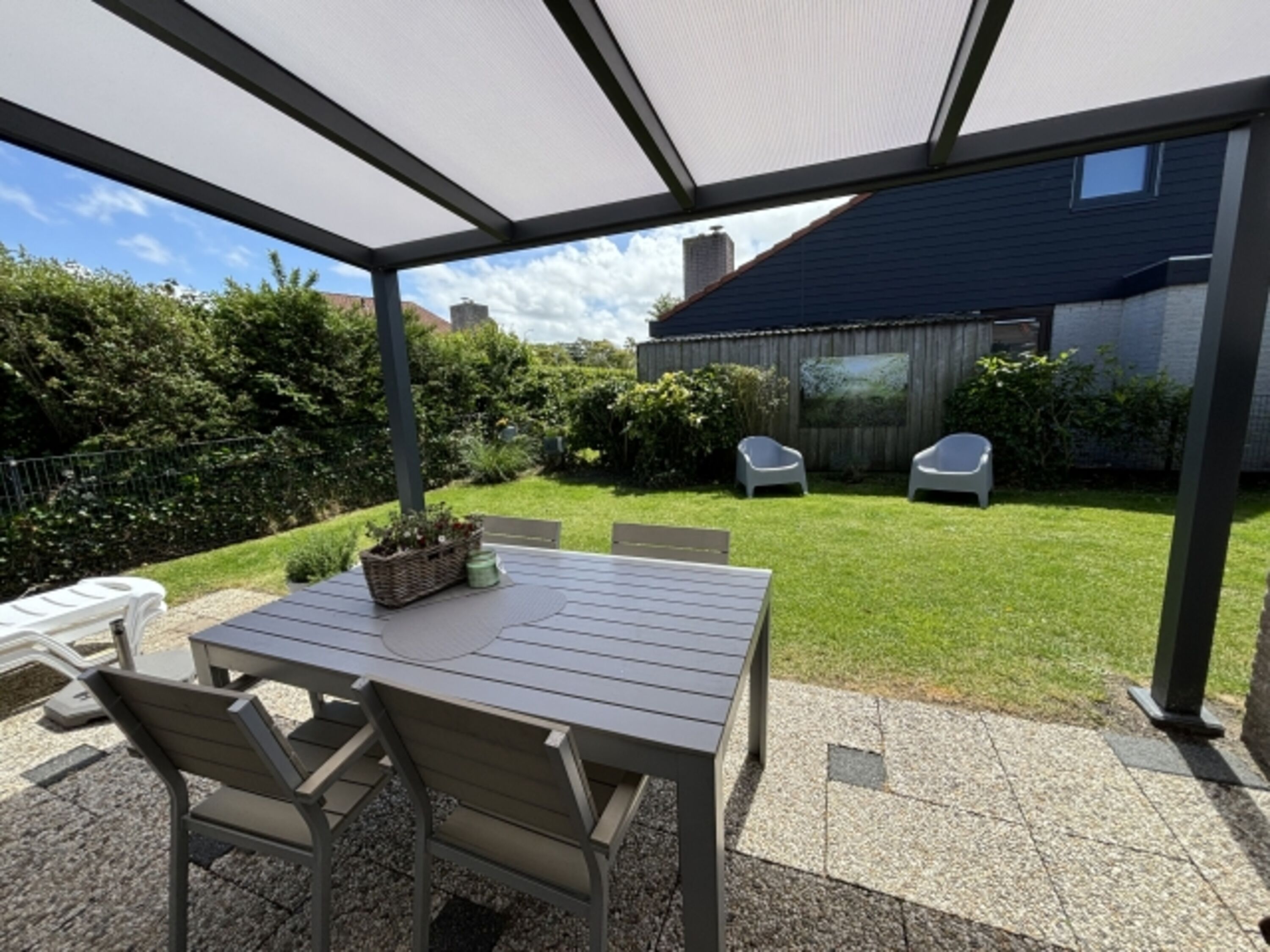 Überdachte Terrasse