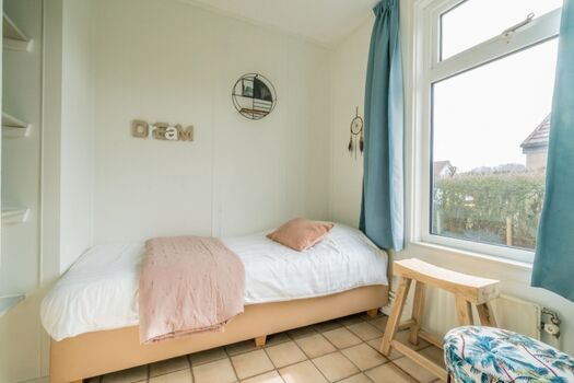 Schlafzimmer 3 mit Einzelboxspringbett