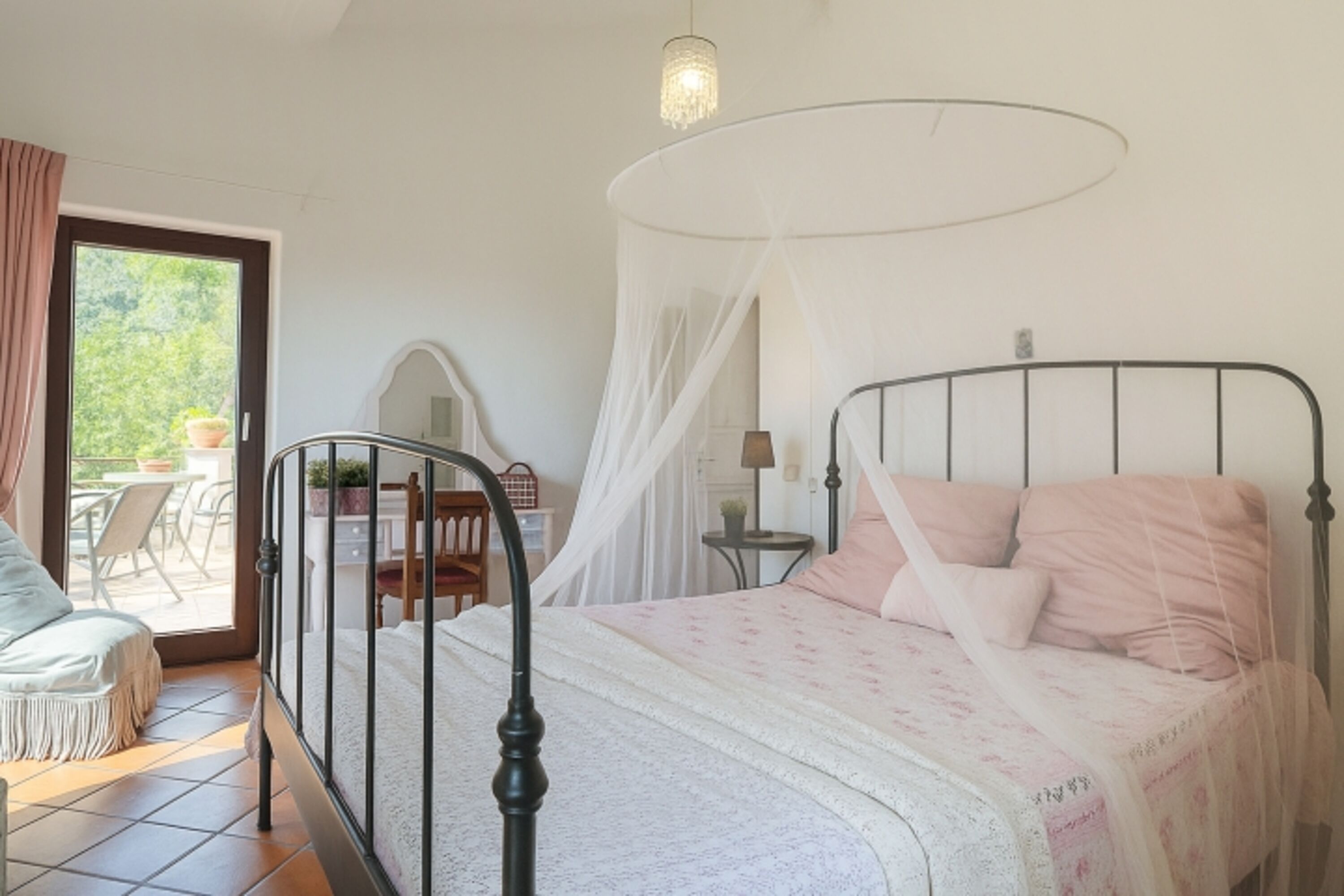 Schlafzimmer 1