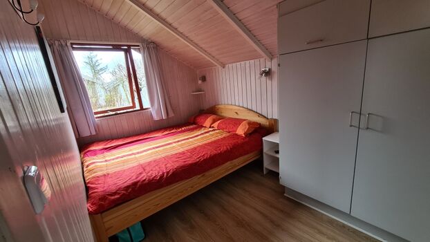 Schlafzimmer 1