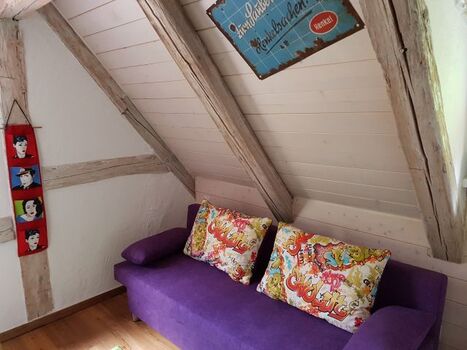 die Ausziehcouch im kleinen Zimmer ( 120 x 200 cm ) mit bequemer Topperauflage