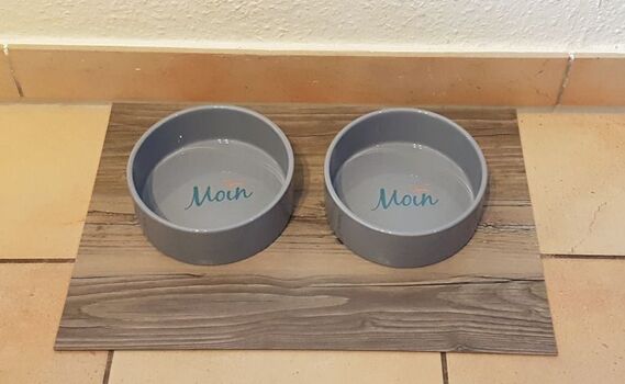 Hundenäpfe vorhanden 