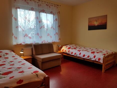 Schlafzimmer 2 mit zwei Einzelbetten