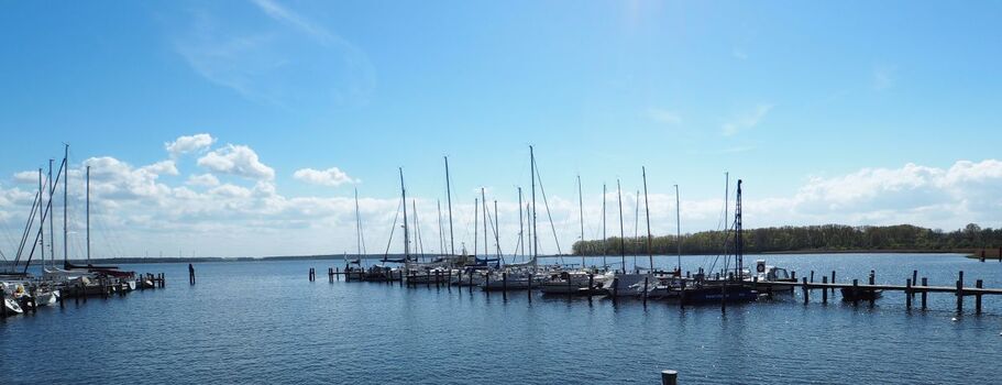 Reriker Hafen am Salzhaff