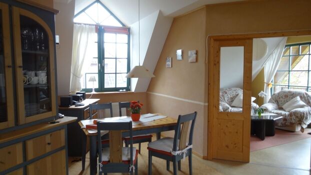 Essbereich der großen offenen Küche