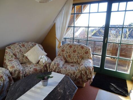 Wohnzimmer (Wintergartenfeeling)