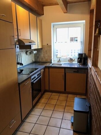 Gut ausgestattete Küche