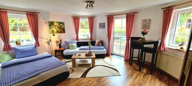 Wohnzimmer Schlafsofas für 2 weitere Gäste // 140x200cm // beide Couchen ausziehbar