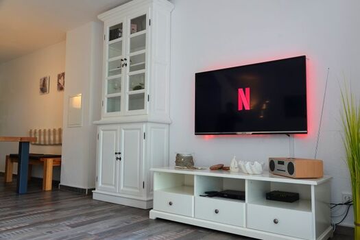 Wohnbereich mit Smart-TV