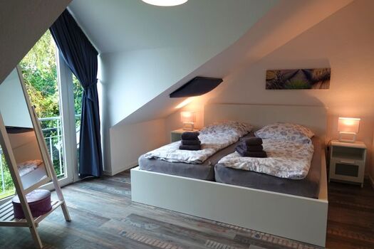Schlafzimmer 1 mit Doppelbett im OG