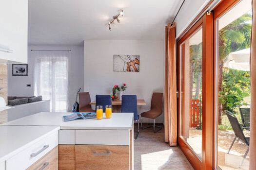 Küche und Essbereich