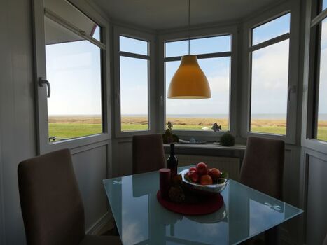 Der Essplatz in einem Erker mit top Meerblick