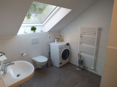 Helles und modernes Bad