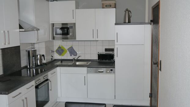 Die offene Küche ist sehr gut ausgestattet