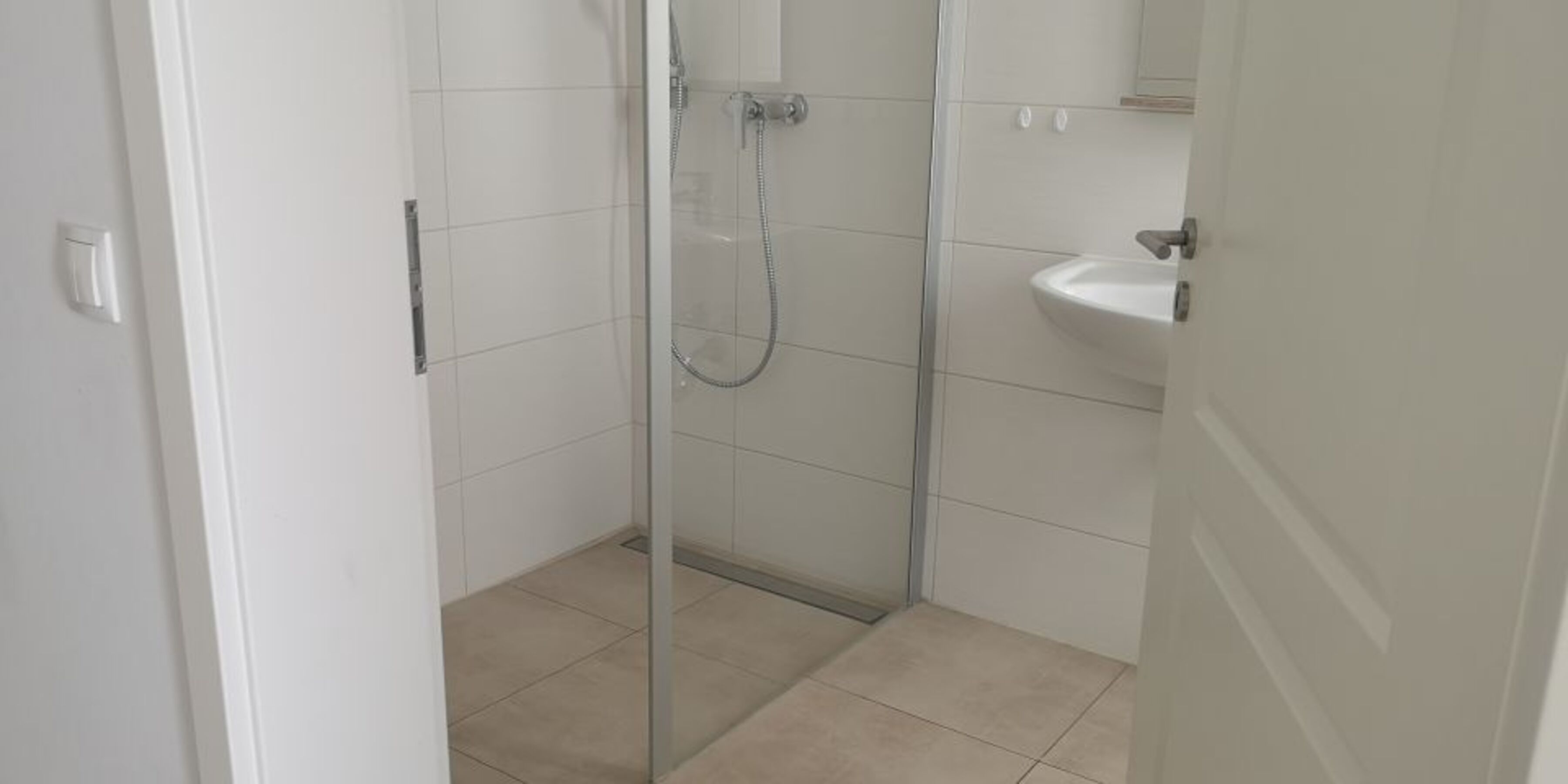 2. Bad ebenerdige Dusche