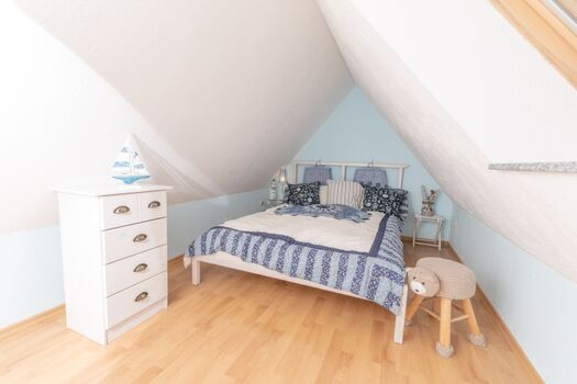 SZ mit Doppelbett (1,40 x 2,00m) in der 2. Etag