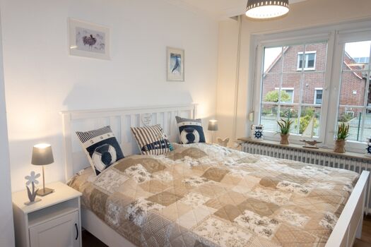 SZ mit Doppelbett (180 x 200 cm)im EG