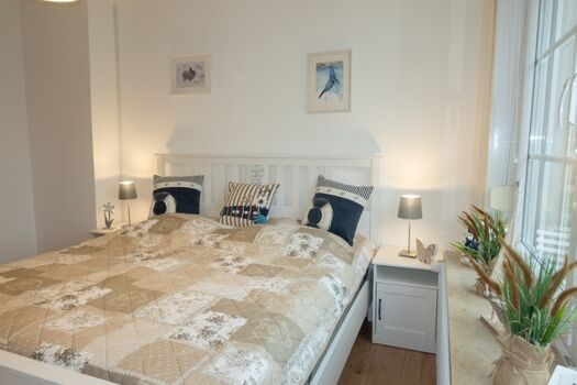 SZ mit Doppelbett (180 x 200 cm)im EG