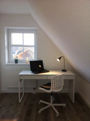 Empore mit Schreibtisch