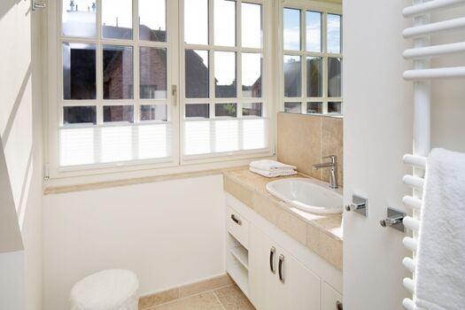 Badezimmer eins im OG