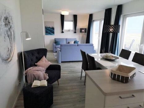 der gesamte Wohn-Essbereich