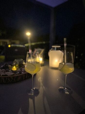 Cocktail by night