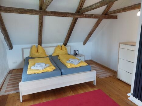 Schlafzimmer im OG (März 2023)