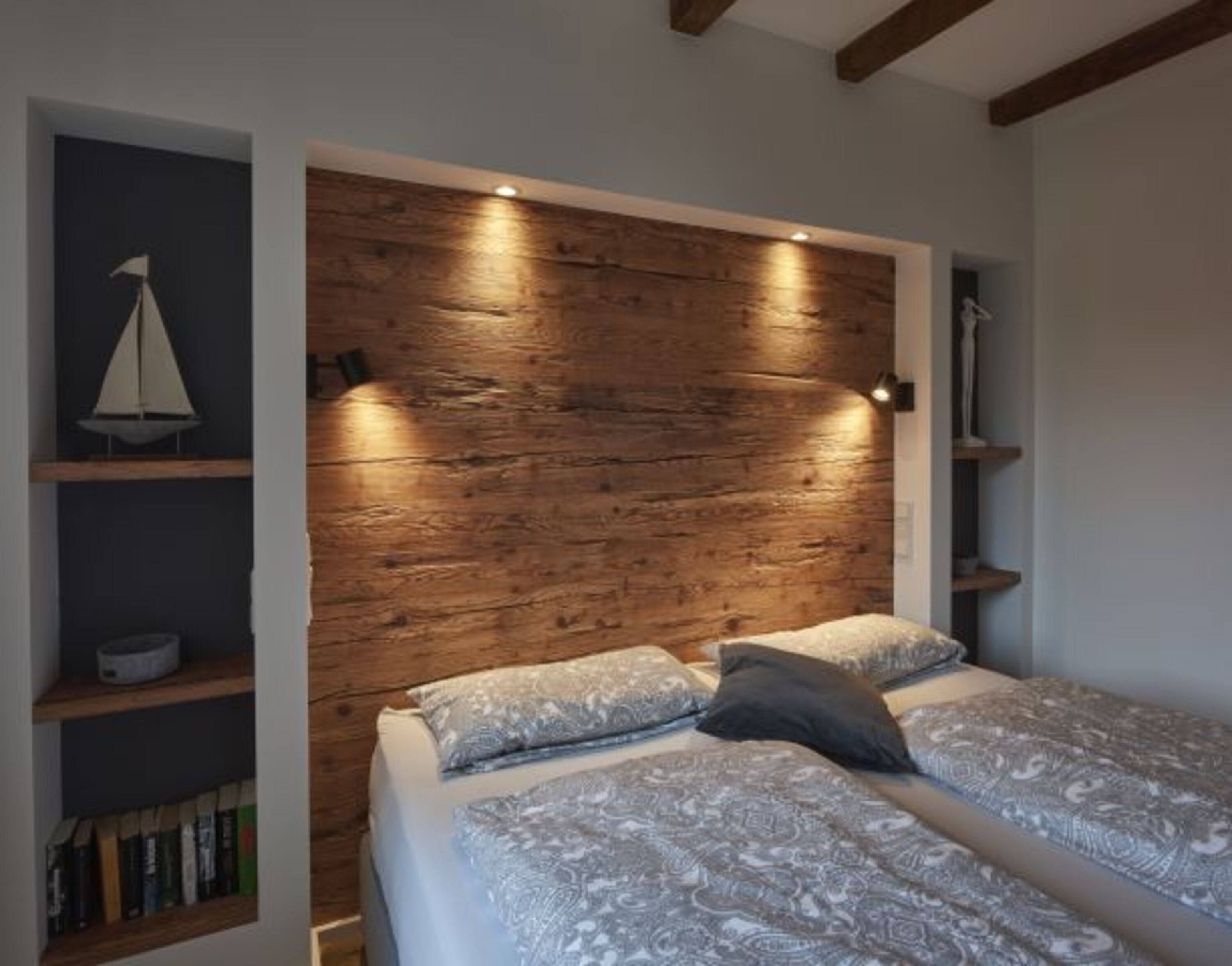Boxspring mit hochwertigen Matratzen 