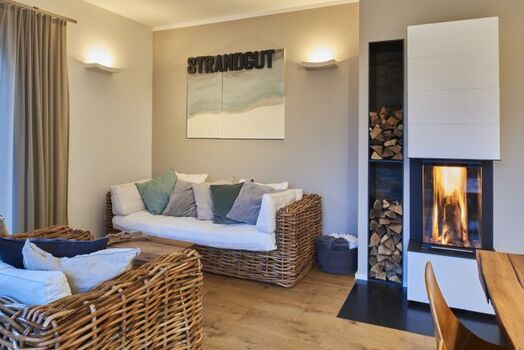 Sitzgelegenheit aus robustem Rattan