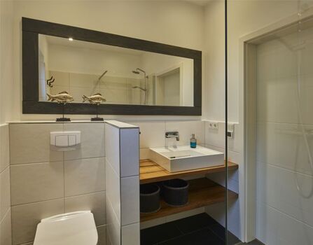 Elternbad mit bodengleicher Regen Dusche