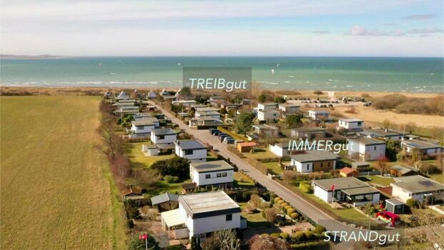 Dem Meer so nah. Blick auf alle 3 Strandhäuser