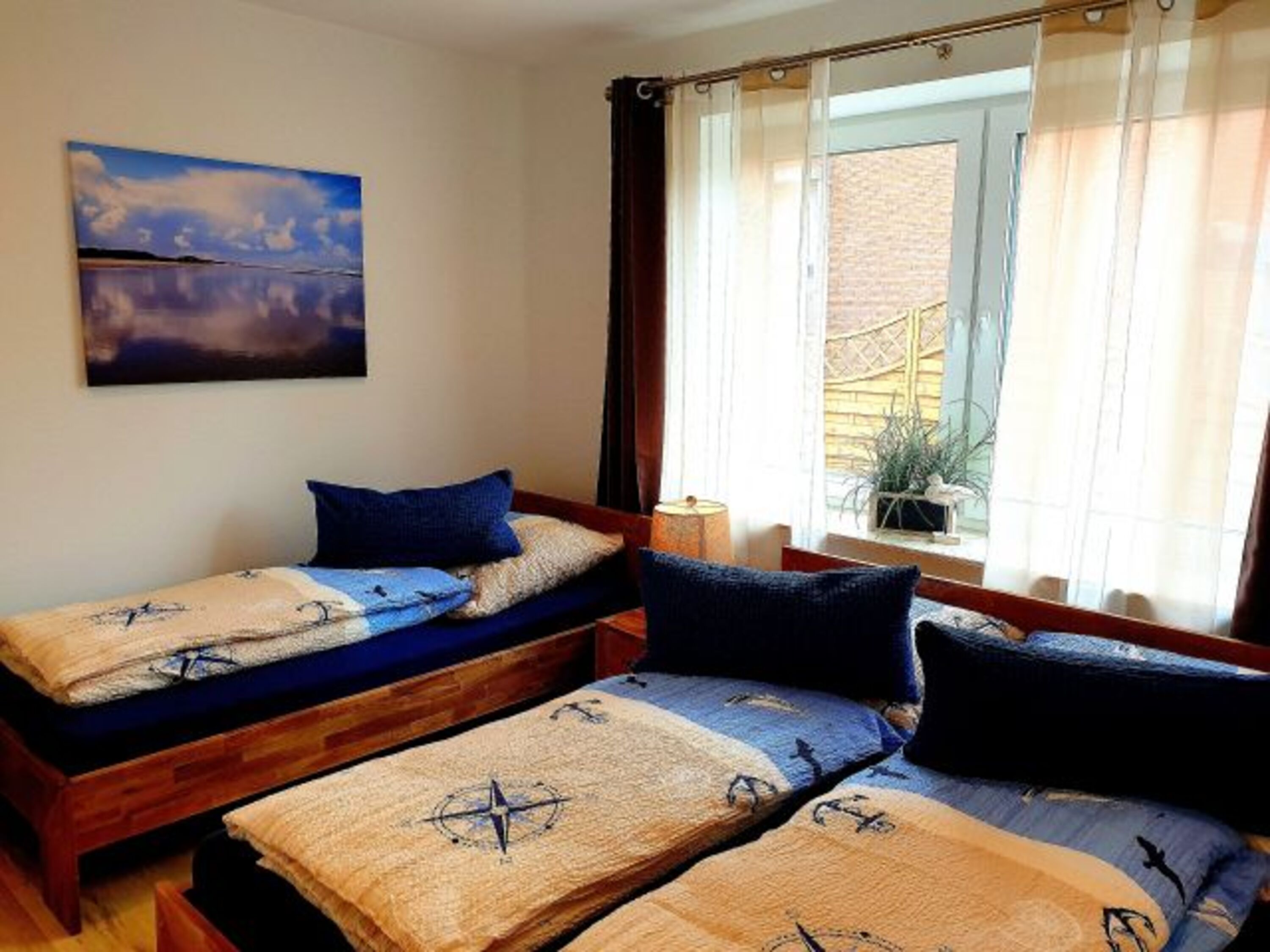 Dreibettzimmer mit Doppelbett und Einzelbett (Bodyguard Matratzen)